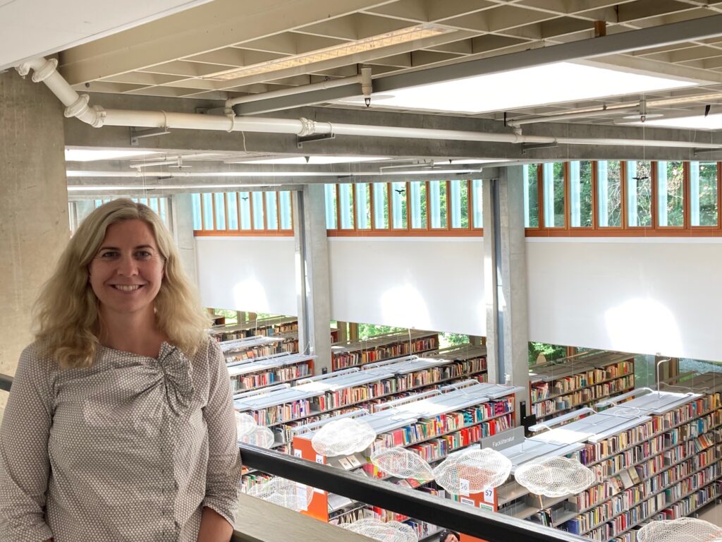 Evelina Mibesjö är kommunikatör vid Folkbiblioteken i Lund